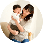 子連れの女性